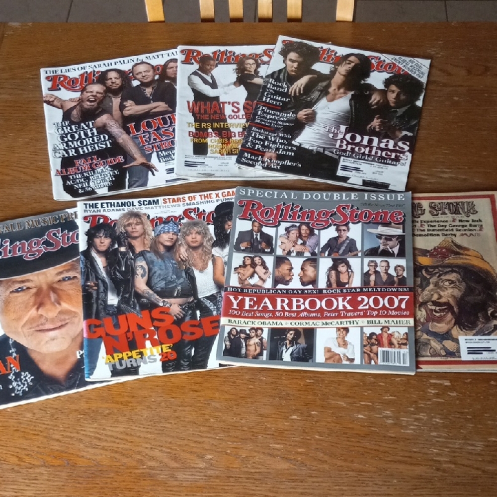 7 Rolling Stone Magazines